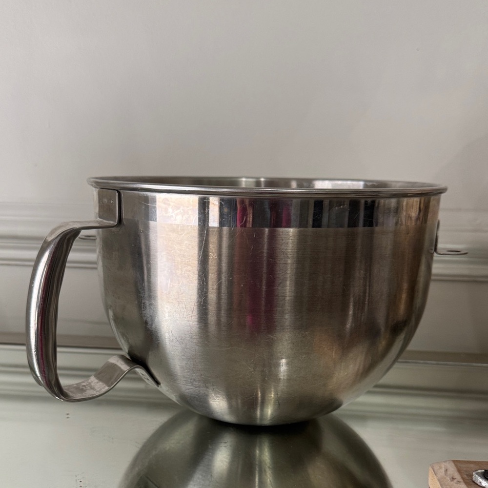 KitchenAid Silver 6 Quart Mixing Bowl with Handle